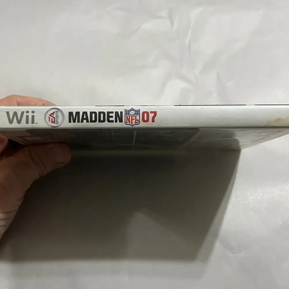 EA Sports Madden NFL 07 for Nintendo Wii Complete in Box